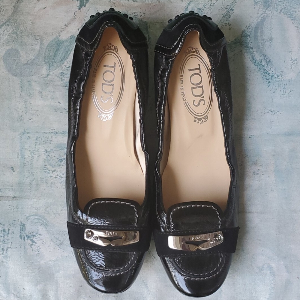 Tod's Shiny Black Leather Loafers